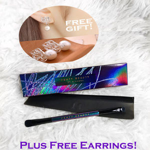 FENTY BEAUTY 2-WAY EYESHADOW BRUSH, FREE EARRINGS!